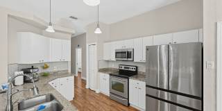 Stunning 4BR House in Naples Gallery 6