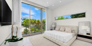 1201 West 47th Street Gallery 29