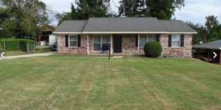 Centrally Located, 3Bedrooms 2 Baths fenced yard Gallery 1