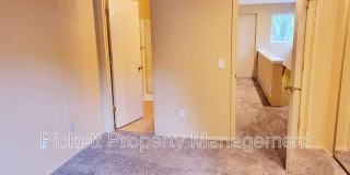 1300 NW Slate Ln Gallery 23