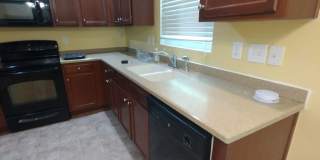 Room in 4 Bedroom Home at Genlee Dr Gallery 10