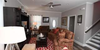 Room in 4 Bedroom Home at S Person St Gallery 5