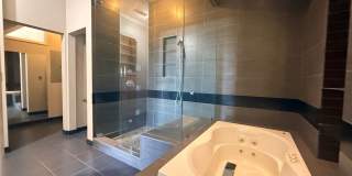 Completely Renovated Downtown Memphis Loft with Rooftop Skyline Views. Gallery 10