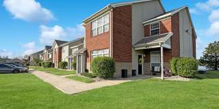 Luxurious Lakeside Living: Spacious 2-Bedroom Retreat starting at $1279 Gallery 1