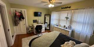 4 Bedroom House Available Next to UC Campus Gallery 12