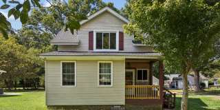 4 beds, 2 bath Character, comfort, and convenience in the heart of Newport News Gallery 1
