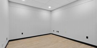 202 N Mulberry Street Gallery 15