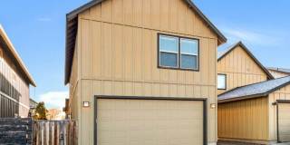 Beautiful townhome in Empire Crossing with mountain views! Beautiful townhome in Empire Crossing with mountain views! Gallery 3