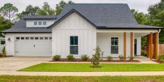 Elegant Modern Farmhouse in High Springs Gallery 1