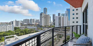 ATLANTIC SQUARE Gallery 18