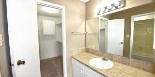 Wilshire Park Gallery 23