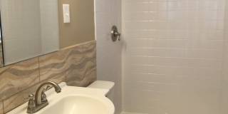 Convenient South Location!  3 Bedrooms / 2 Bathrooms Gallery 10