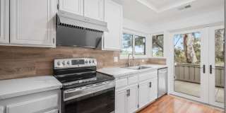 La Jolla UTC Refreshed 3 bd /2 ba Townhome with Garage, Private Patio, + Move-In Special ! La Jolla UTC Refreshed 3 bd /2 ba Townhome with Garage, Private Patio, + Move-In Special ! Gallery 1