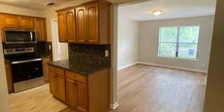 **4/2 Single Family home Available Now!!** Gallery 3