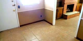 Nice Single Level Northeast Duplex With Refrigerated Air Located In Quiet Neighborhood Gallery 10