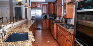 339 13th St S Street Gallery 22