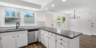 Stunning 4 Bedroom Columbia Highlands Home for Lease - 14103 SE McGillivray Blvd Gallery 14