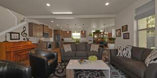 Beautiful 3 Bed/2.5 Bath Home in NW Bend - Via Cambria Beautiful 3 Bed/2.5 Bath Home in NW Bend - Via Cambria Gallery 5