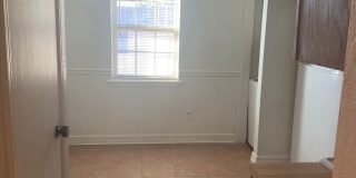 Great 2 Bedroom Condo ! Gallery 10