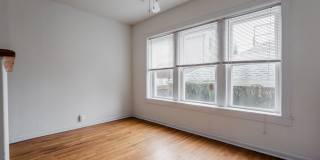 North Center / St. Bens - 2 Bed / 1 Bath - Heat Included Gallery 12