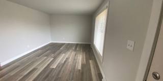 3 Bed 1 Bath Duplex in Desirable Location Gallery 3
