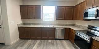 Gorgous 3 Bedroom 2.5 Bath Home in Gated Winding Meadow Village Gallery 8