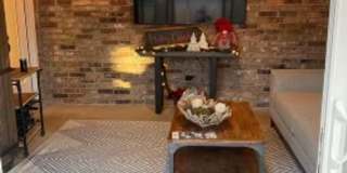 Gorgeous 4 bedroom 2 bathroom Available September! Gallery 13