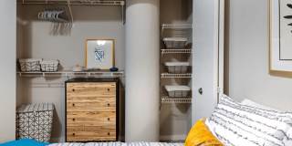 The Cosmopolitan Gallery 17