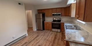 Charming and Spacious South Side 3-Bedroom Duplex Gallery 20