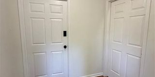 Room in 2 Bedroom Home at Wedgewood Dr Gallery 10