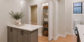 1014 W George Street Gallery 16