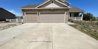 NEED RV PARKING & 1/2 ACRE? LOCATED IN PEYTON!!! Gallery 1