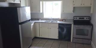 Spacious 4-Bedroom Home in Peoria — Dog-Friendly & Move-In Ready! Gallery 1