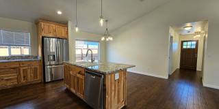 Newer Construction Close to Downtown Grants Pass Gallery 4