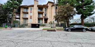 Renovated Top-Floor 2BR/2BA Condo Near Ventura Blvd Gallery 1
