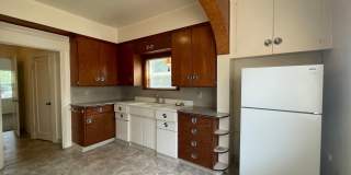 Vintage 3BR House Close to Campus! Gallery 15