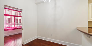 1500-00 CHESTNUT Street Gallery 8