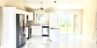 652 Southwest Sarazen Avenue Gallery 1