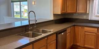 2+2+Loft+Rooftop Deck Upstairs Unit on Hollywood Beach, Oxnard, CA Gallery 12