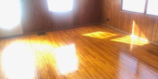 Neat 3 BR house in south Bloomington. Hardwood floors Gallery 5