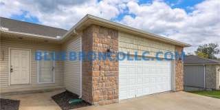 Completely renovated 3 bedroom unit with modern finishes and beautiful views. Gallery 1