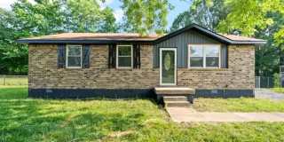 Newly Renovated 3 Bedroom Home For Rent Near Post! Gallery 1