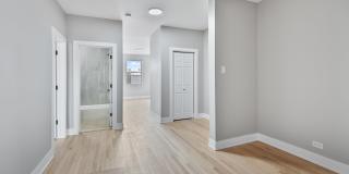 7518 N Seeley Ave, Apt 1E Gallery 5