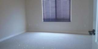 128 E Broadway Gallery 13
