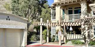 Upper Level Condo in Gated Community Gallery 1