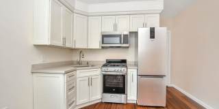 886 Pine Street Gallery 1