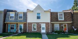 4711 Brompton Square Gallery 1