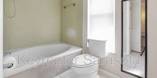 5645 N Tuttle Ave Gallery 21