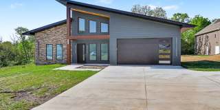Rent: 2 bed unit Gallery 1