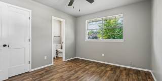 Charming 3 Bedroom Home with Spacious Backyard Gallery 14